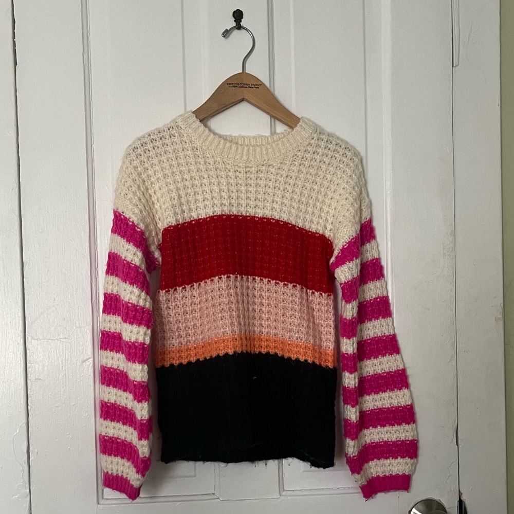 Colorful kids sweater with ballon sleeves!